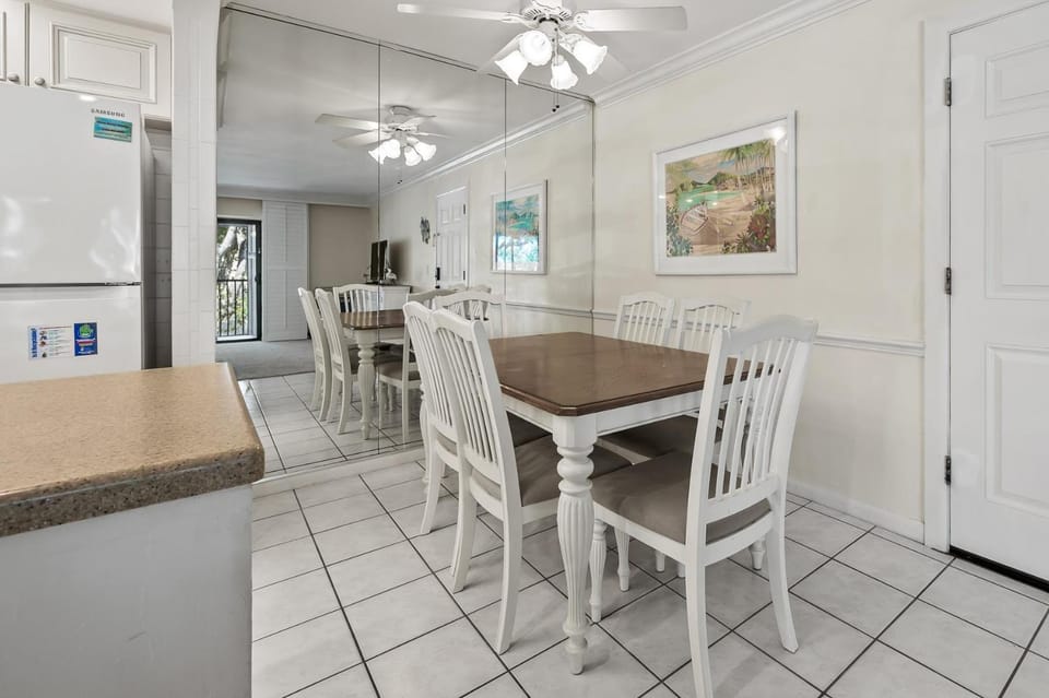 #1032 Sanibel Moorings Courtyard View House in Sanibel Island