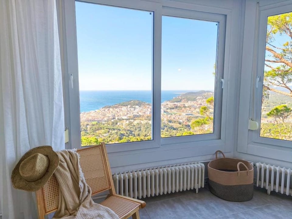NEW Villa Top Rock 8 pers, spectacular views Villa in Lloret de Mar