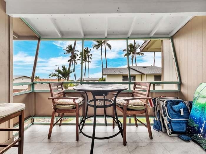 SHARE with working host, WiFi, AC, Pool, walk to Downtown, 15 min to airport - Friendly Cats in house Vacation rental in Holualoa