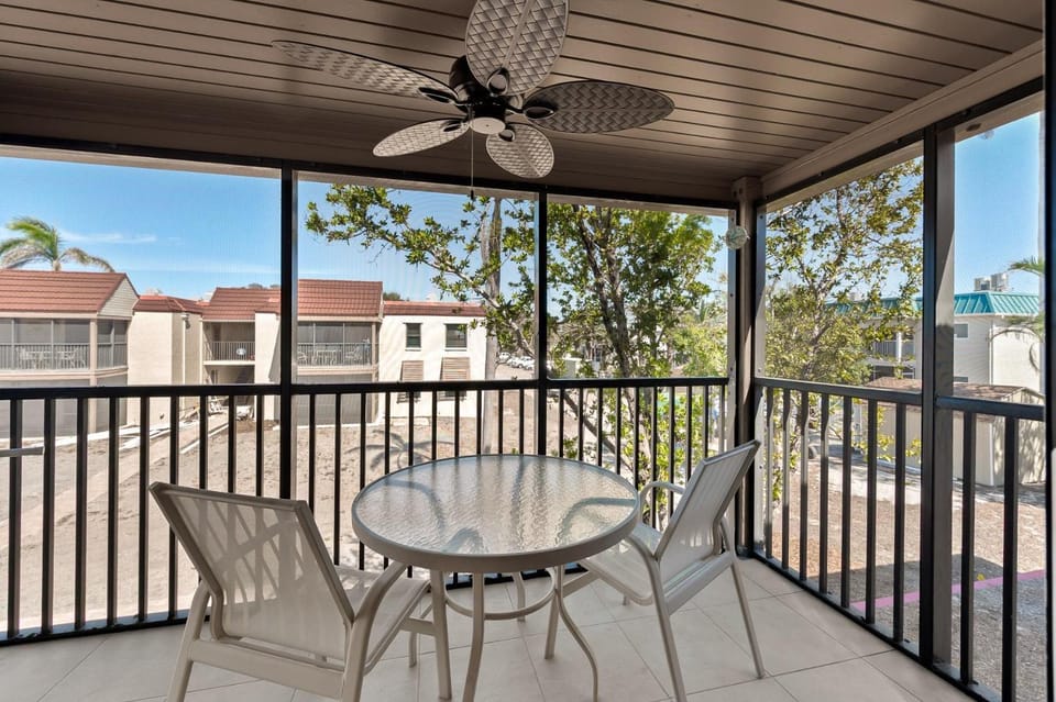 #1142 Sanibel Moorings Gulf View House in Sanibel Island