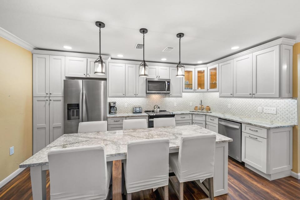 #1142 Sanibel Moorings Gulf View House in Sanibel Island