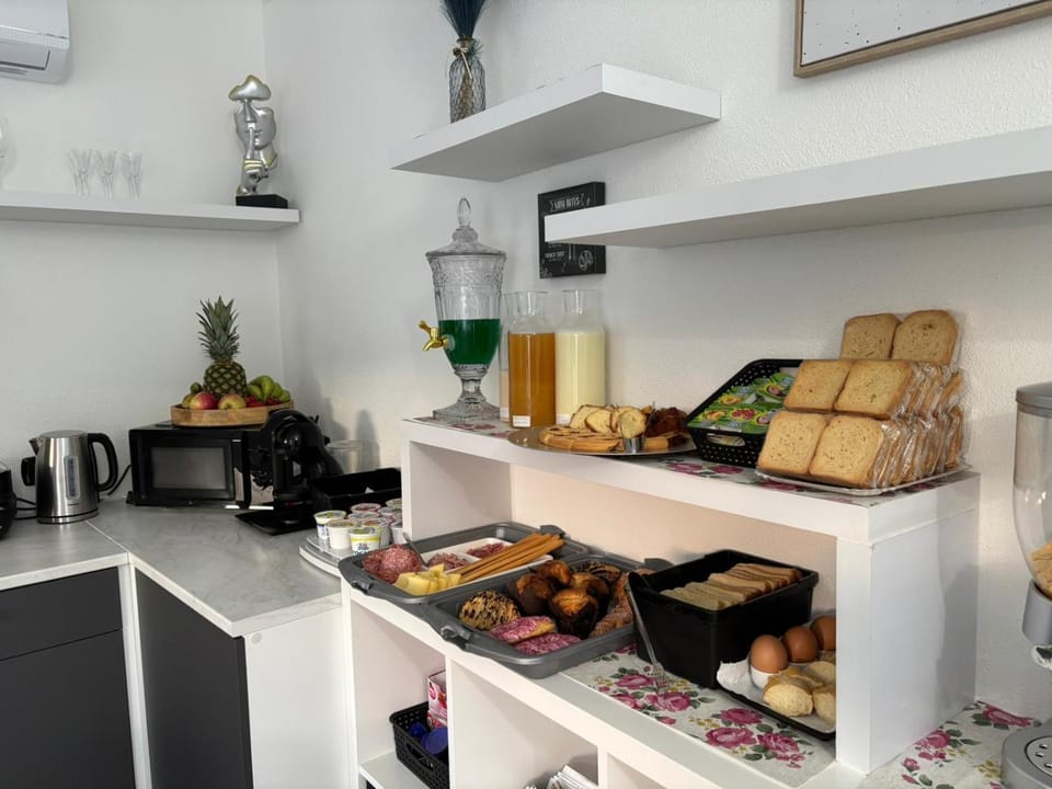 Breakfast, Buffet breakfast