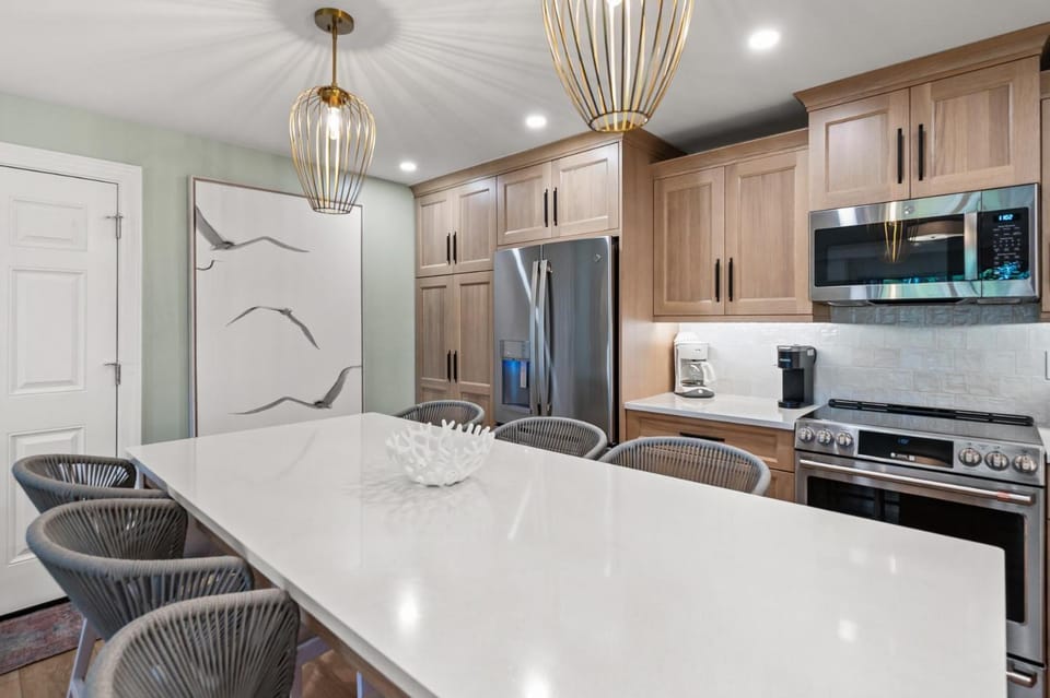 #1341 Sanibel Moorings Dock View House in Sanibel Island