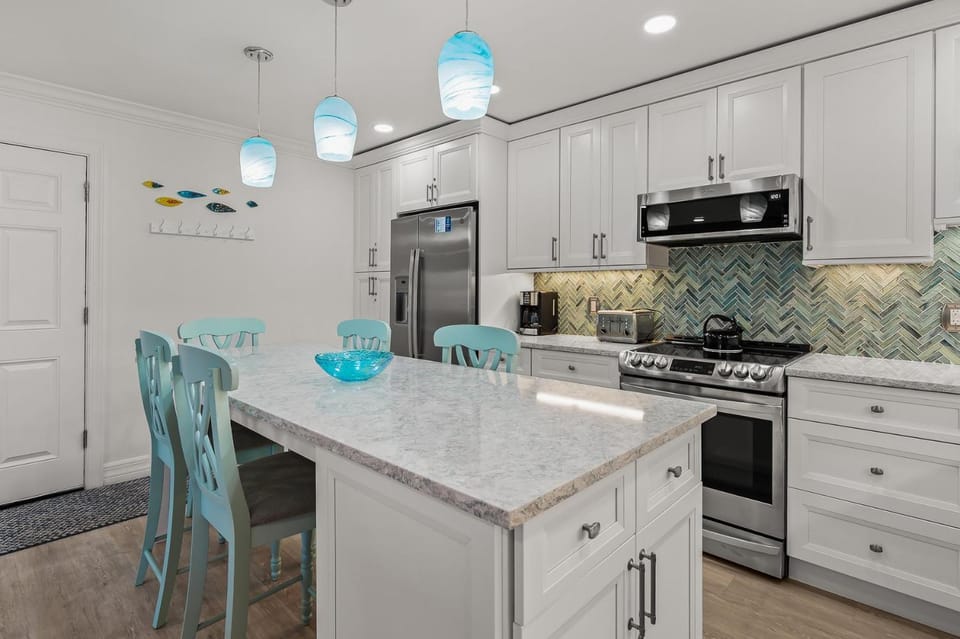 #1342 Sanibel Moorings Dock View House in Sanibel Island