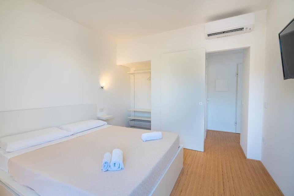 Sella Del Diavolo Terrace Sea View Wi-Fi AC Apartment in Cagliari