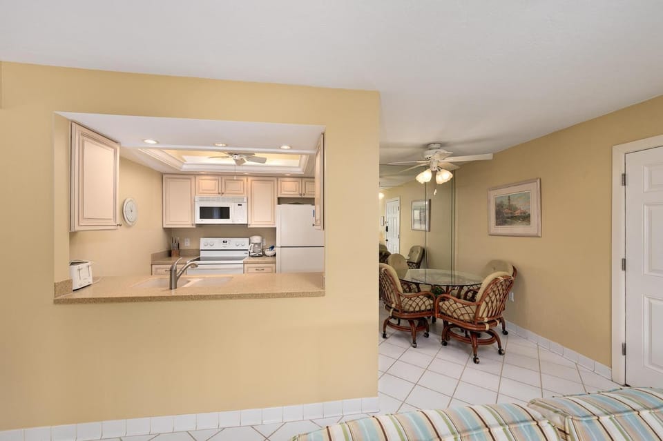 #412 Sanibel Moorings Gulf View House in Sanibel Island