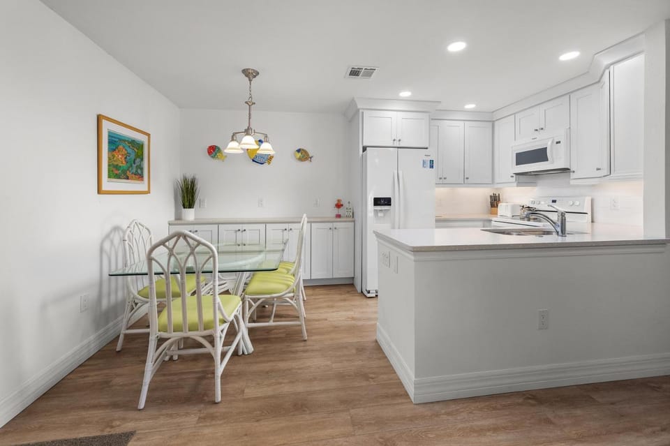 #542 Sanibel Moorings Gulf View House in Sanibel Island