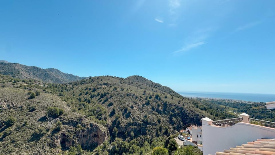 View (from property/room), Mountain view, Sea view