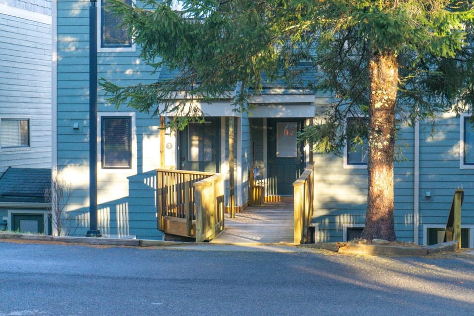 Property building, Day