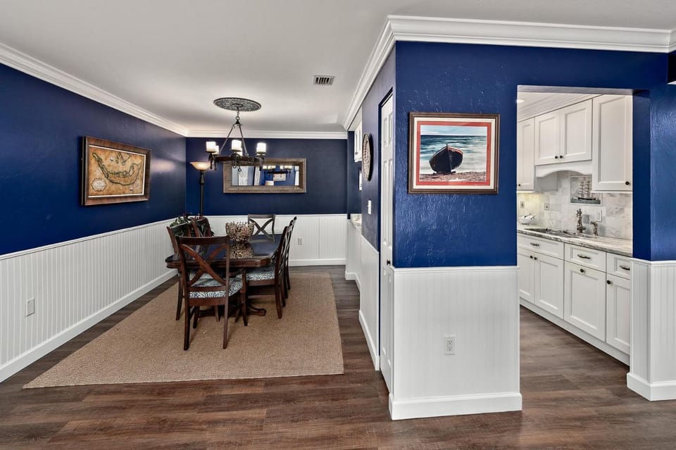 #712 Sanibel Moorings Gulf Front House in Sanibel Island