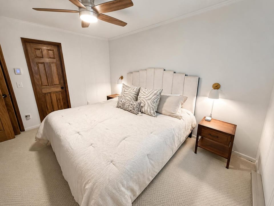Bed, Bedroom