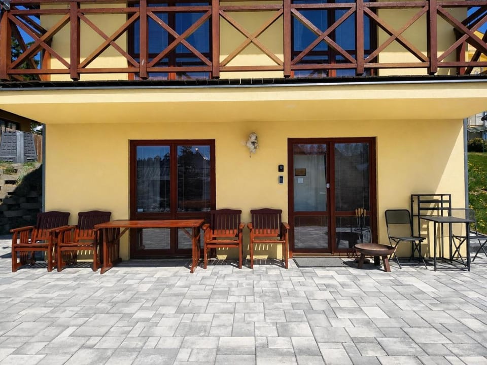Facade/entrance, Balcony/Terrace, Seating area