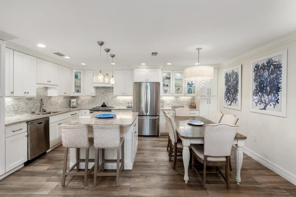 #532 Sanibel Moorings Gulf View House in Sanibel Island