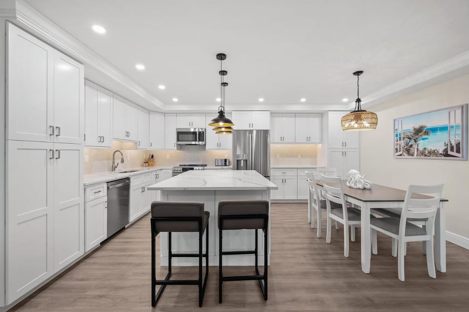 #721 Sanibel Moorings Gulf Front House in Sanibel Island