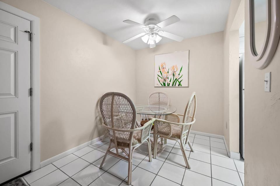 #832 Sanibel Moorings Courtyard View House in Sanibel Island