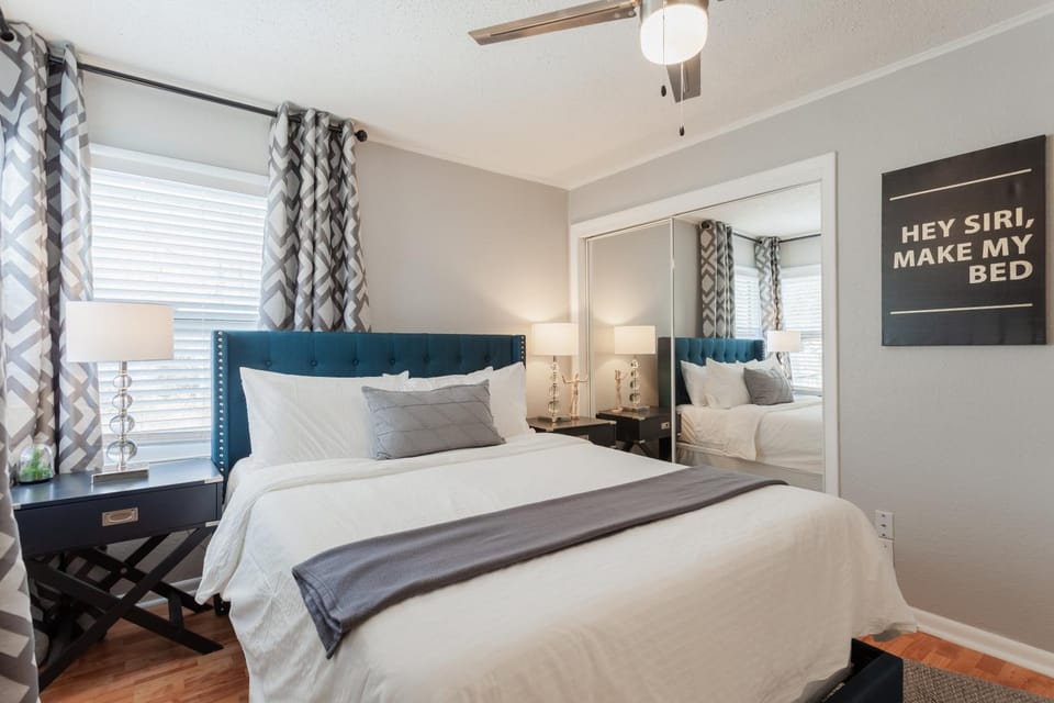4 bedroom Home Near KU 71 House in Kansas City