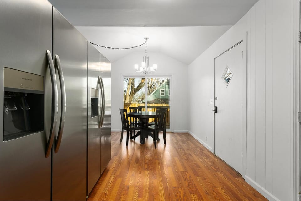 Beautiful 5 Bedroom Home 75 House in Kansas City