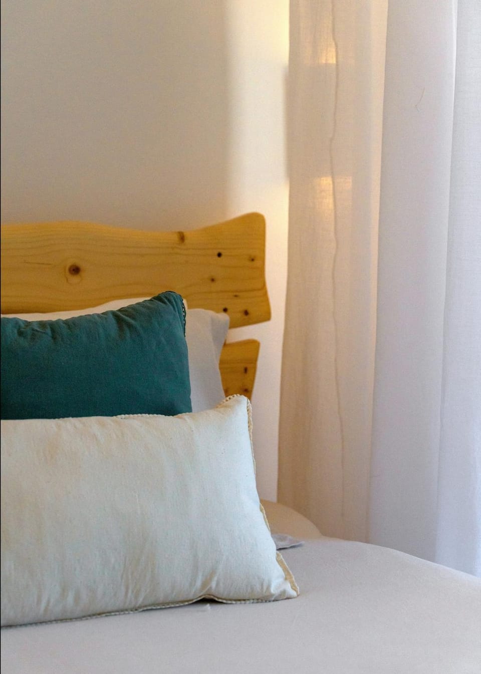 WHITE LINEN SUITE Two Balconies min Old Town Quiet Apartment in Rhodes