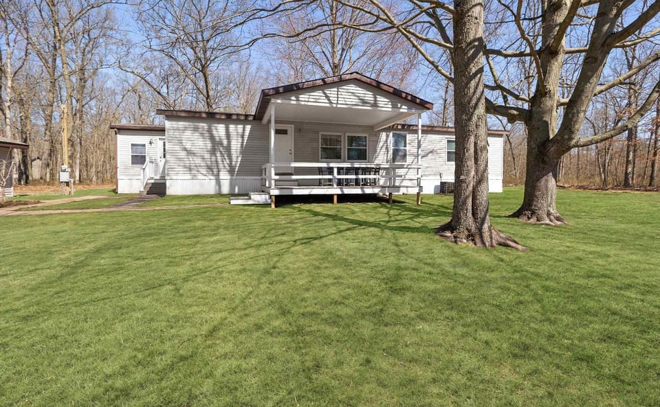 Four Quarters Sports & Trails House in Michigan
