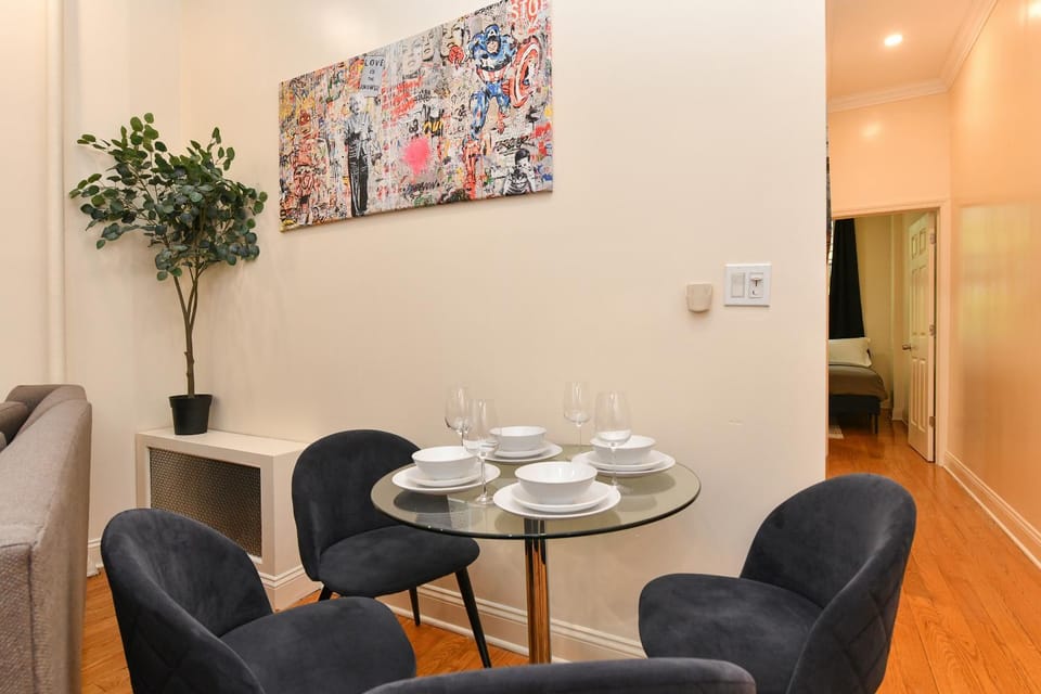 Stylish 2BR Retreat North of Central Park Apartment hotel in Harlem