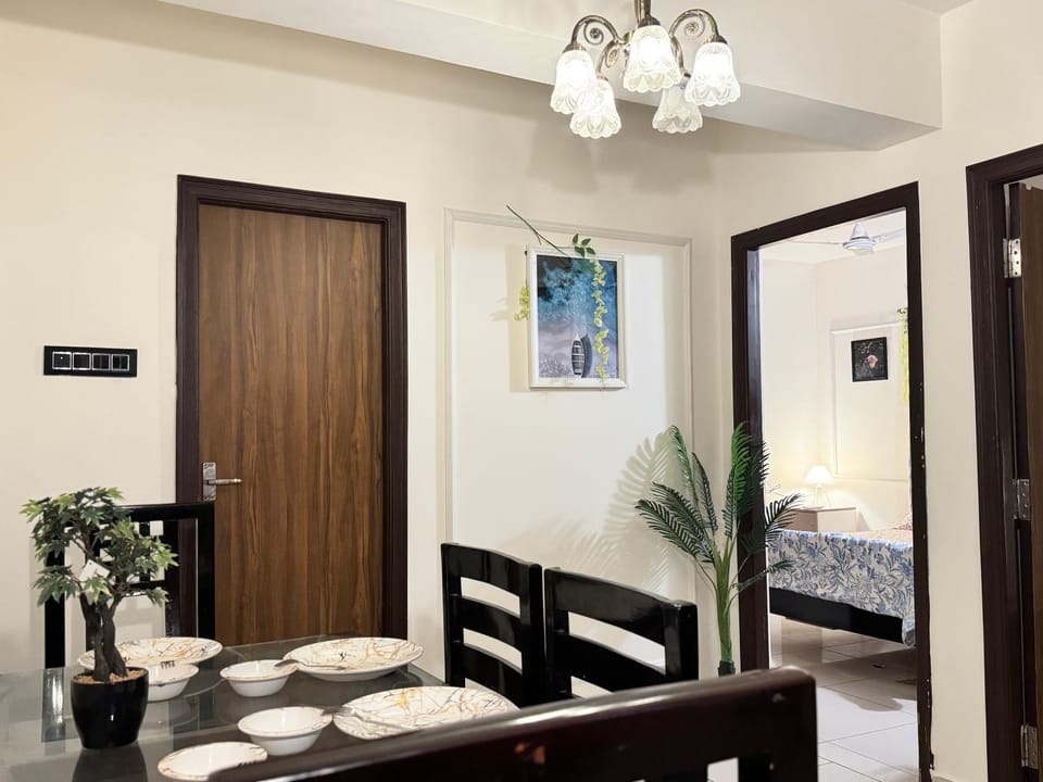 Seating area, Dining area