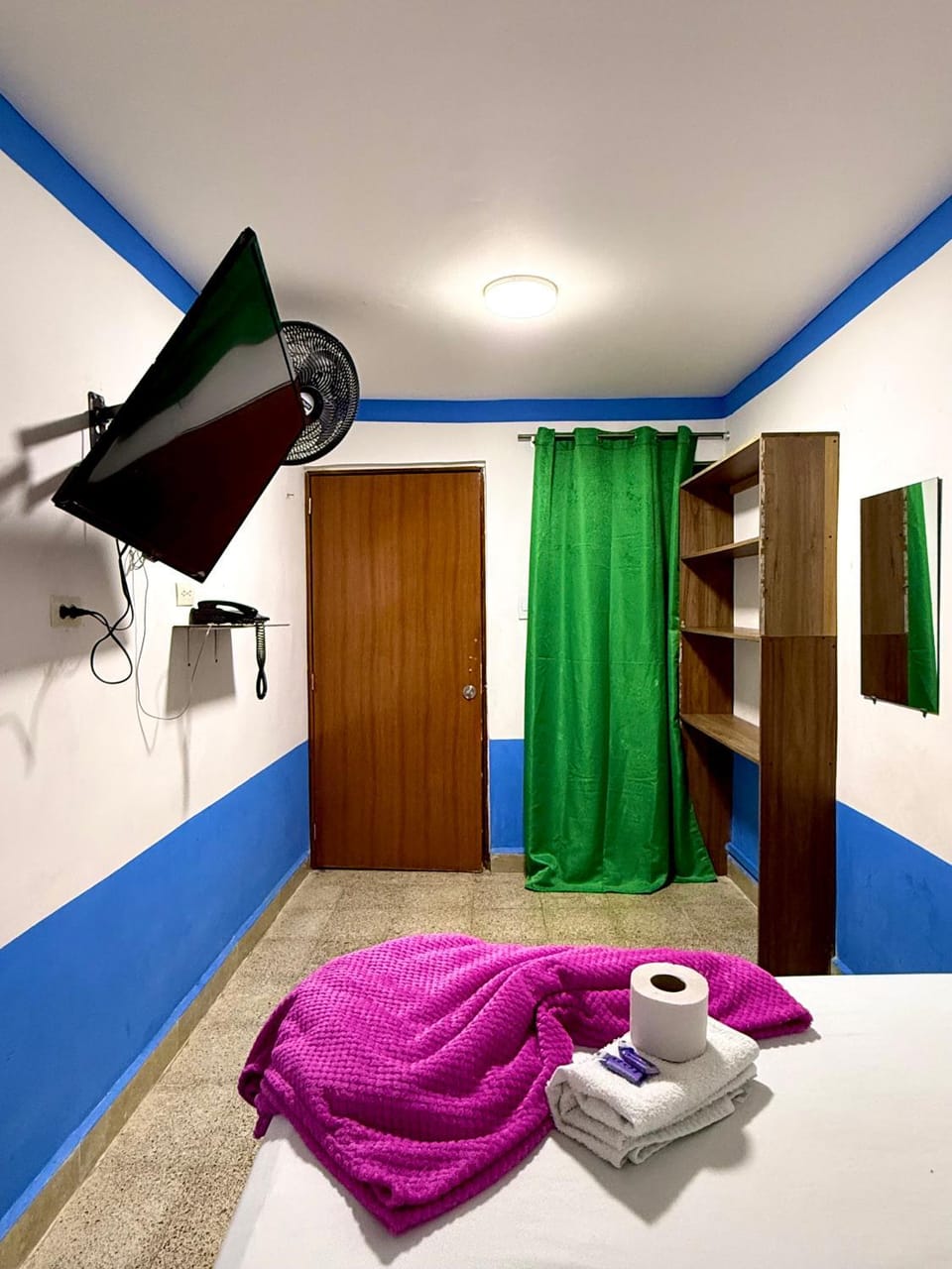 Bed, TV and multimedia, Photo of the whole room, Bedroom, wardrobe