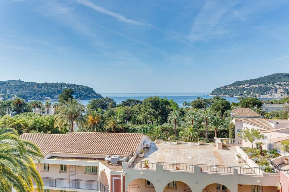 Property building, Sea view