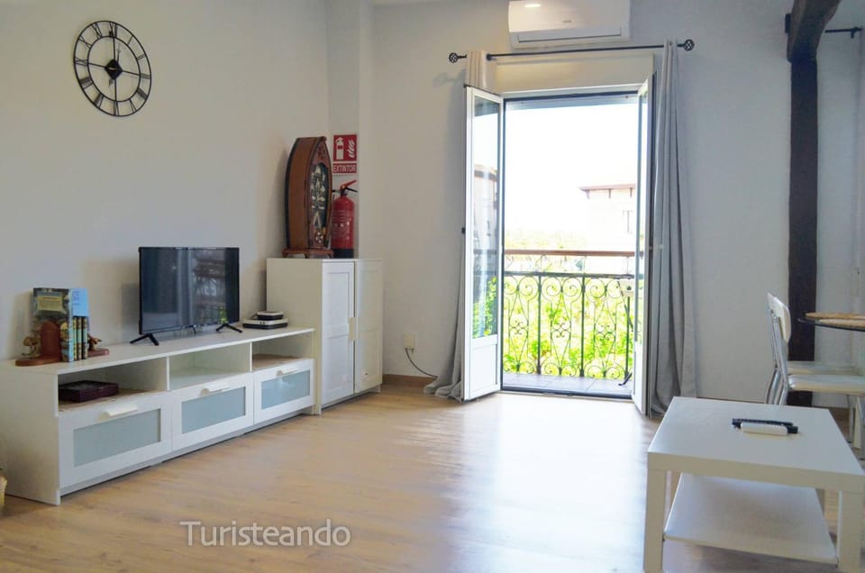 TV and multimedia, air conditioner