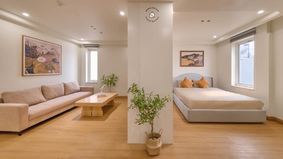 Bed, Living room, Photo of the whole room, Seating area, Bedroom