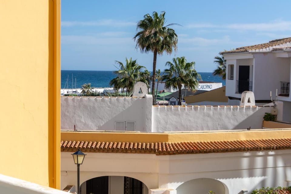 Beachfront Sea views apartment Puerto de Cabopino Apartment in Marbella