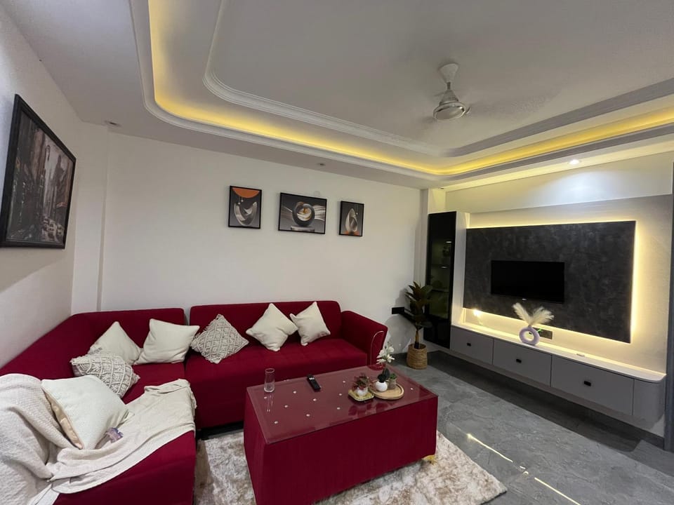 Peaceful escape with Balcony Apartment in New Delhi