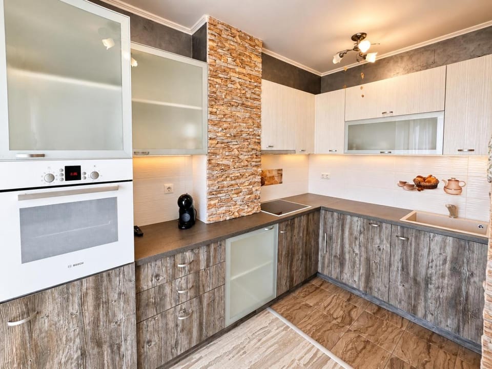 Kitchen or kitchenette, pet friendly, stove