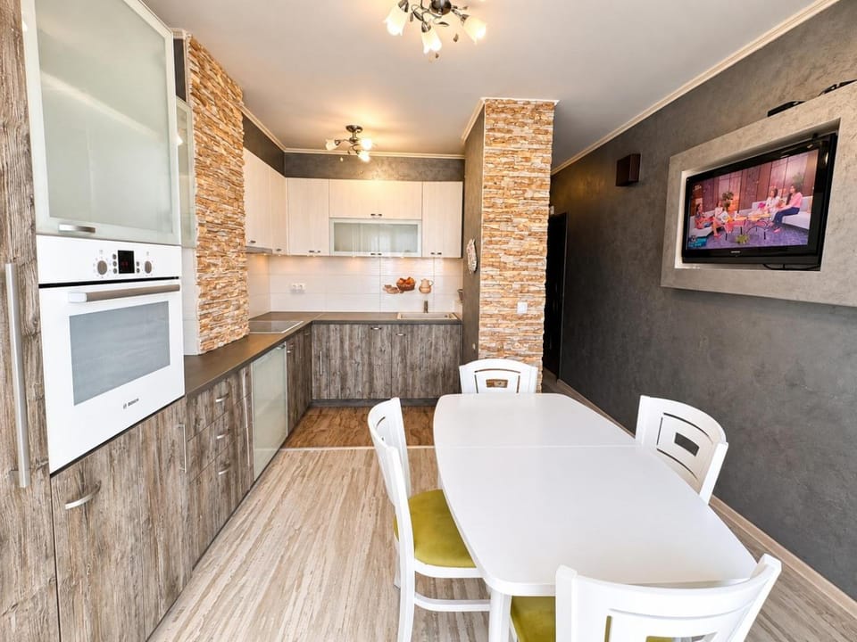 TV and multimedia, Kitchen or kitchenette, Living room, Seating area, Dining area, pet friendly, stove