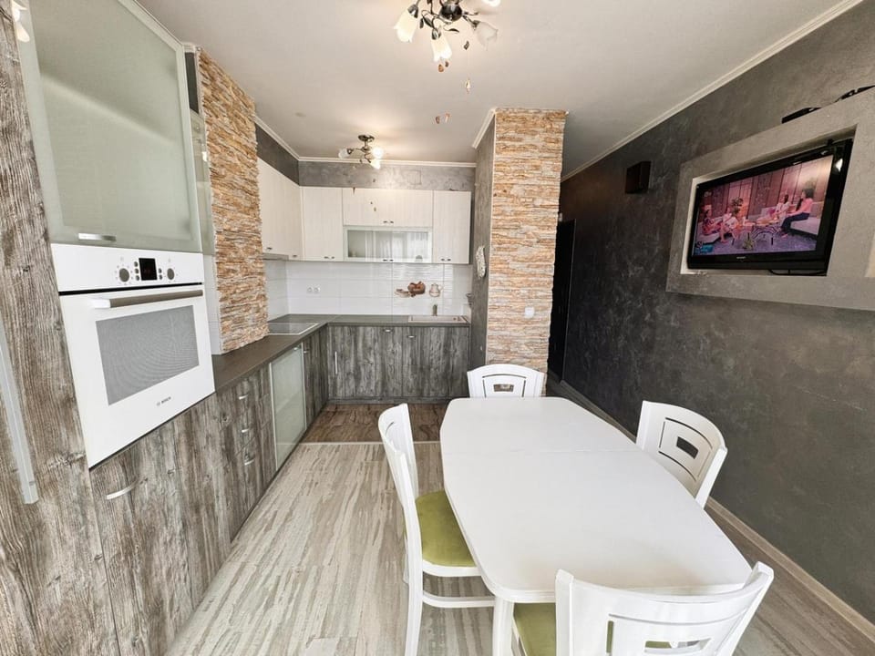 TV and multimedia, Kitchen or kitchenette, Living room, Seating area, Dining area, oven, pet friendly, stove