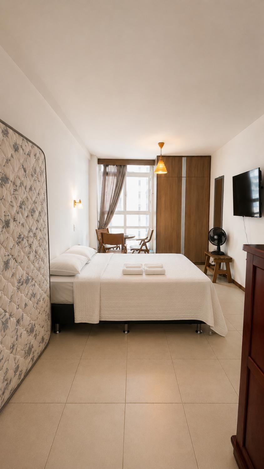 Studio repleto de arms de bom gosto versátil proximo Santa Casa TV Smart janelao de fundo silencioso máq lavar apto68 Edificio Tiata Apartment in Sao Paulo City