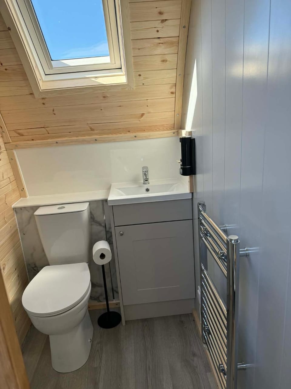 Starlight by Mirremora l Shetland l St Ninians Isle l Cosy Pod Apartment in Scotland