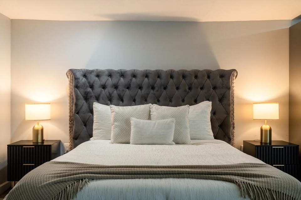 The Boca Abode - 2BR 2BTH w Jacuzzi Tub & Private Backyard Apartment in Bedford-Stuyvesant