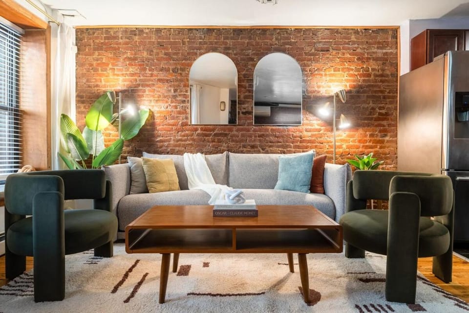 The Boca Abode - 2BR 2BTH w Jacuzzi Tub & Private Backyard Apartment in Bedford-Stuyvesant