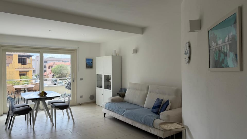 TV and multimedia, View (from property/room), Balcony/Terrace, Seating area, Dining area, Sea view, air conditioner