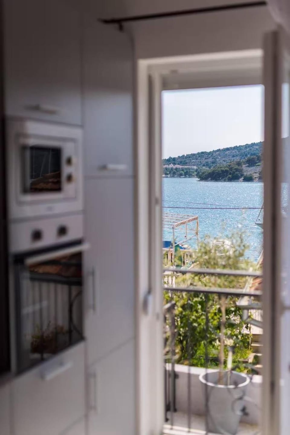 View (from property/room), Kitchen or kitchenette, Sea view