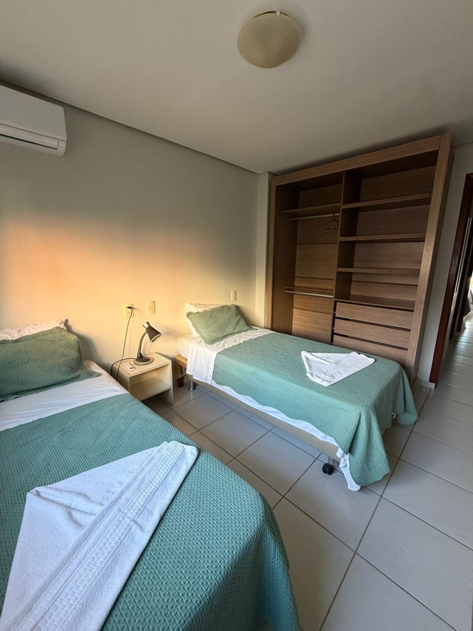 Bed, Photo of the whole room, Bedroom, air conditioner