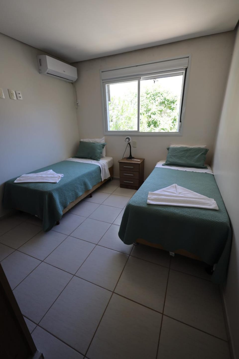 Bed, Photo of the whole room, Bedroom, air conditioner