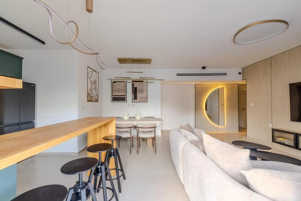Wonderful 3-BDR in Kiryat Haim BY MadrigalRentals Apartment in Haifa