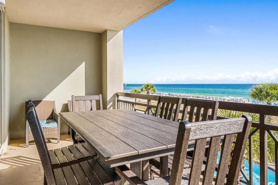 3BR Beachfront Huge Balcony 2 Pools Luxury Apartment in Okaloosa Island