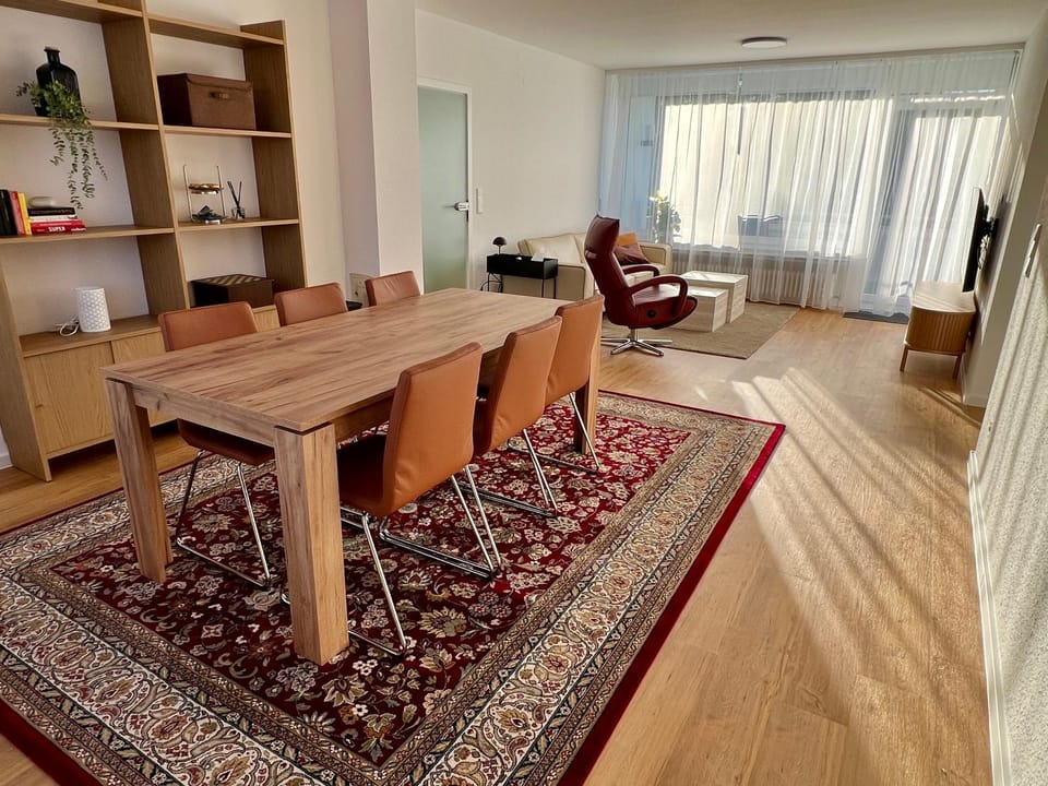 Living room, Dining area