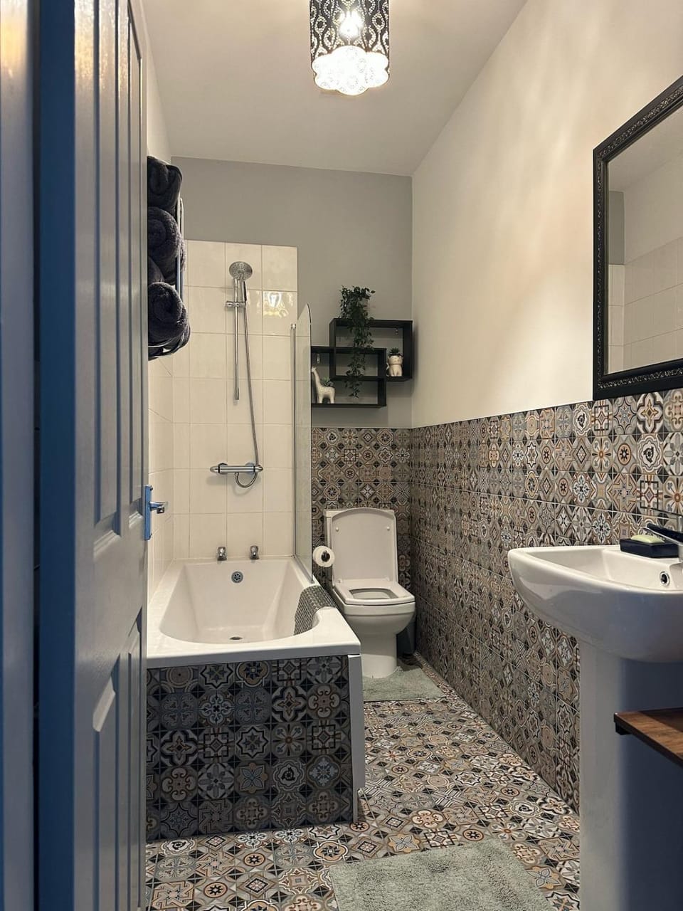 Snuggle Inn Burnley House in Burnley