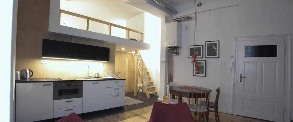 Bed, Kitchen or kitchenette, Floor plan