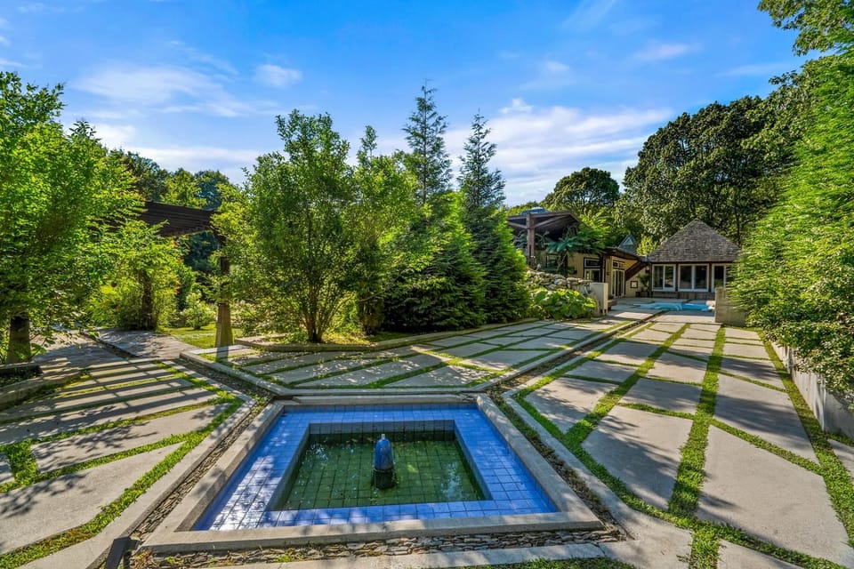 Charlestown Retreat | 2 Reflection Pools & Fire Pits House in Charleston