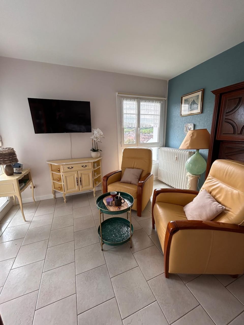 Communal lounge/ TV room, TV and multimedia, Living room, Seating area