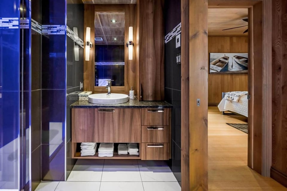 1 bedroom unit with view on the St-Laurent House in Quebec